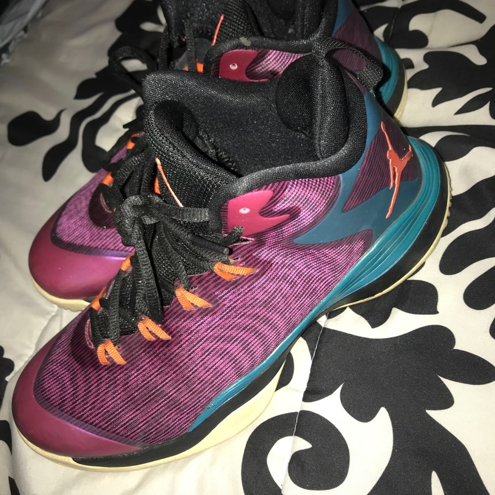 Jordan’s Superfly 2 sneakers/ used